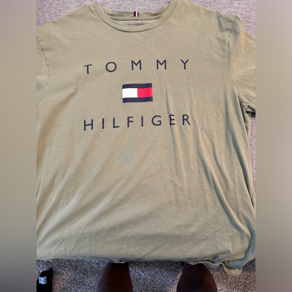 Tommy Hilfiger shirt Large - Picture 1 of 2